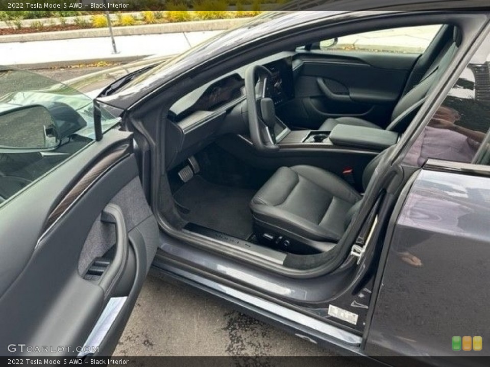 Black Interior Photo for the 2022 Tesla Model S AWD #146658134