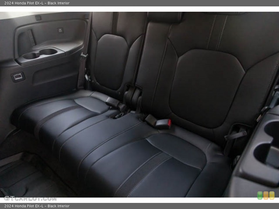 Black Interior Rear Seat for the 2024 Honda Pilot EX-L #146659722