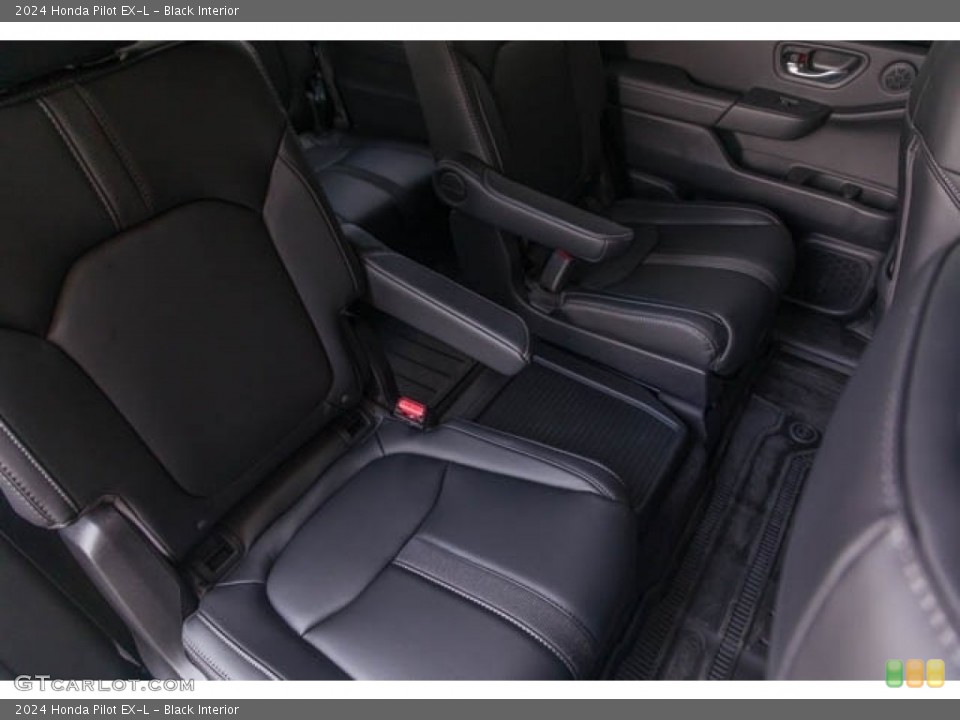 Black Interior Rear Seat for the 2024 Honda Pilot EX-L #146659783