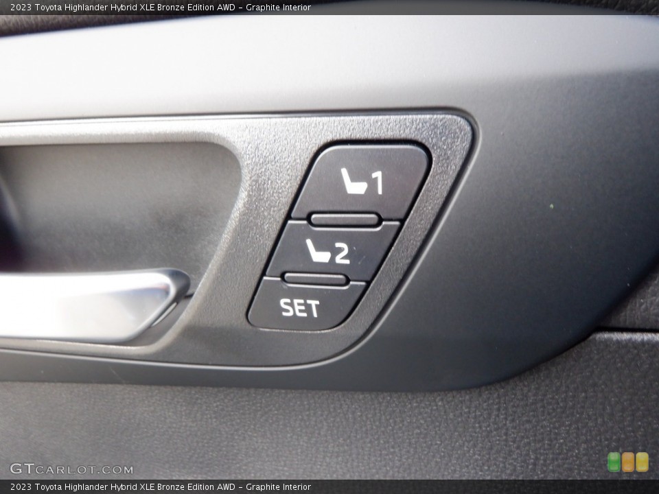 Graphite Interior Controls for the 2023 Toyota Highlander Hybrid XLE Bronze Edition AWD #146664008