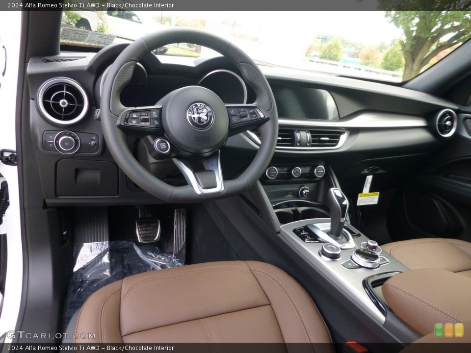 Black/Chocolate Interior Photo for the 2024 Alfa Romeo Stelvio Ti AWD #146677647