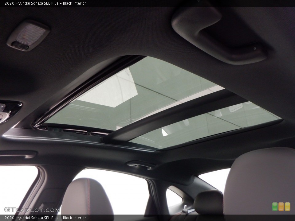 Black Interior Sunroof for the 2020 Hyundai Sonata SEL Plus #146683067