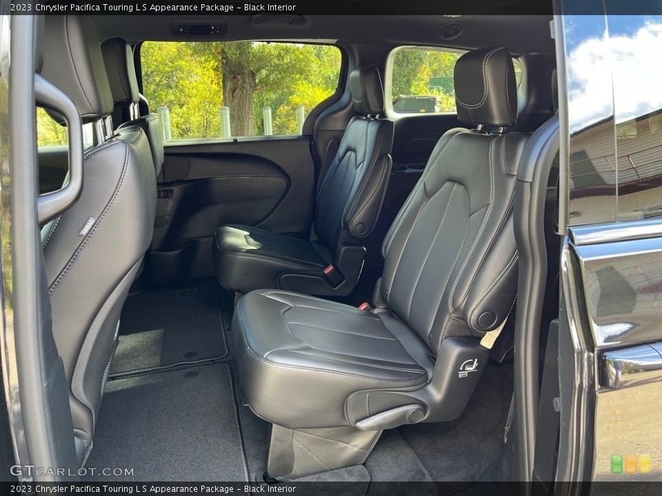 Black Interior Rear Seat for the 2023 Chrysler Pacifica Touring L S Appearance Package #146684461
