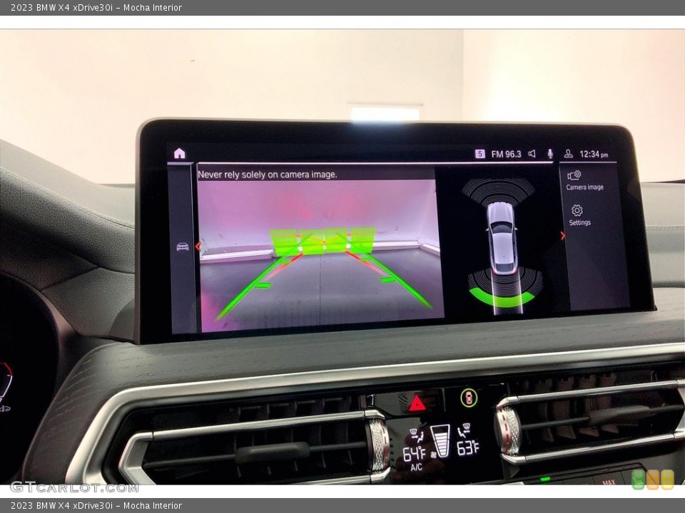 Mocha Interior Controls for the 2023 BMW X4 xDrive30i #146687919