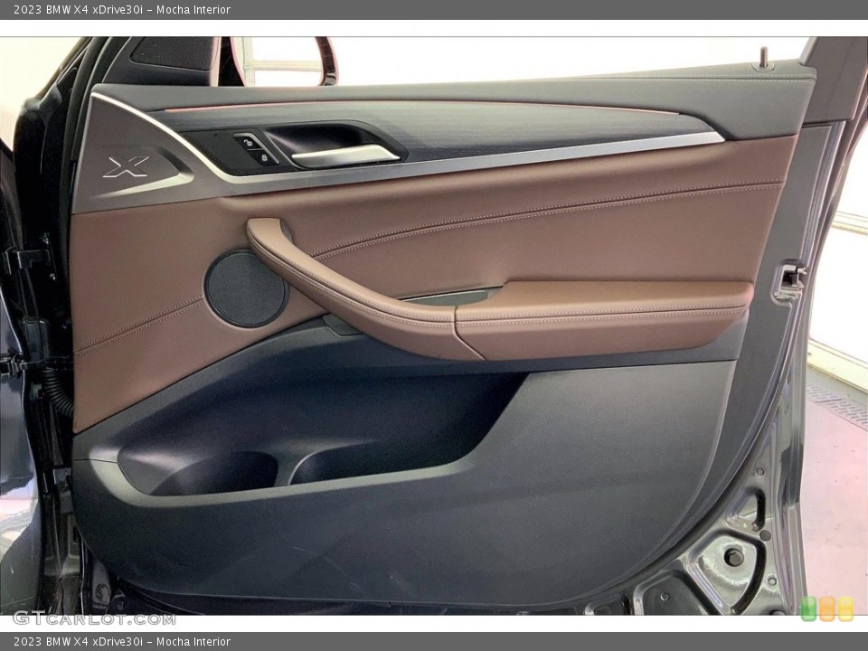Mocha Interior Door Panel for the 2023 BMW X4 xDrive30i #146687988