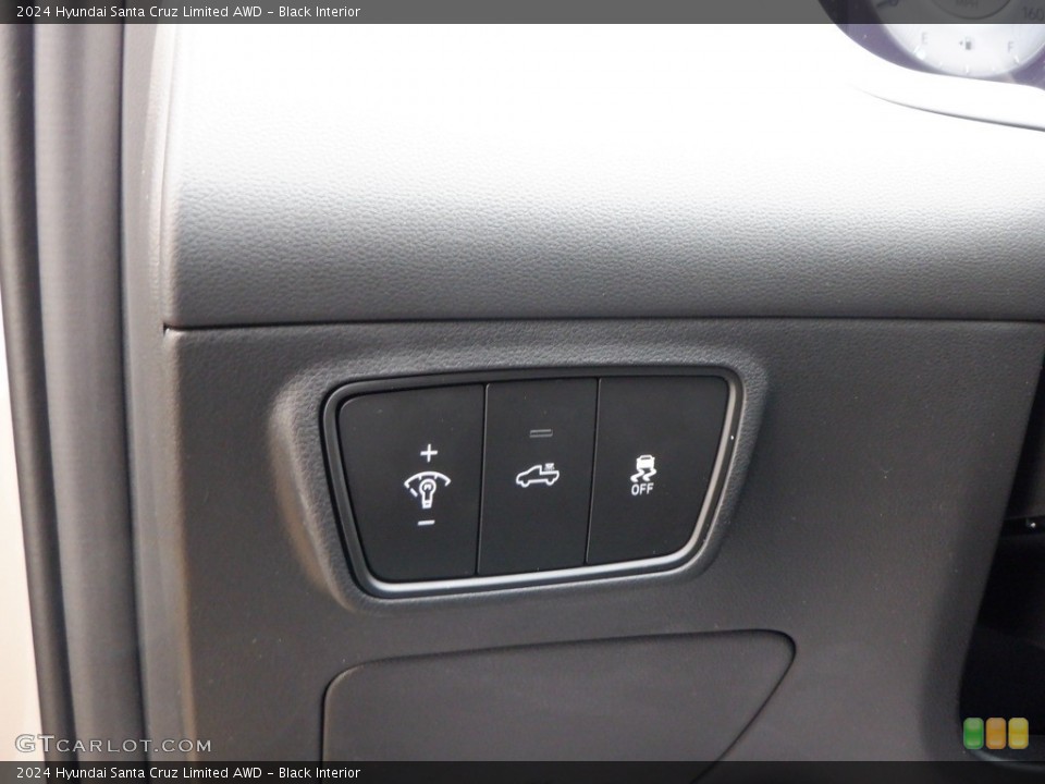 Black Interior Controls for the 2024 Hyundai Santa Cruz Limited AWD #146690355