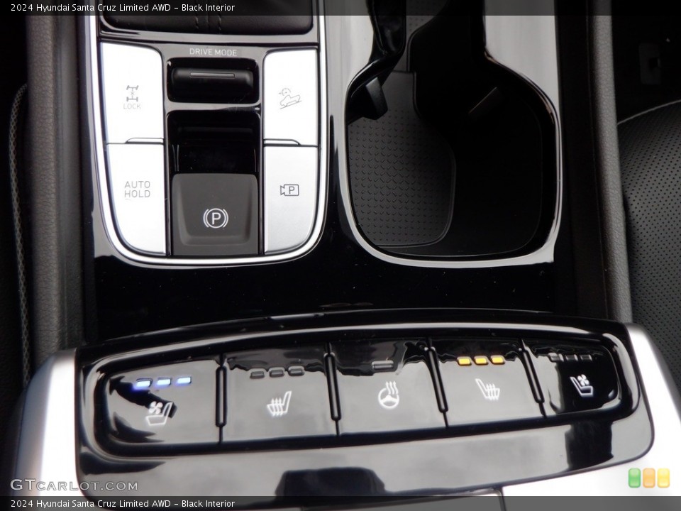 Black Interior Controls for the 2024 Hyundai Santa Cruz Limited AWD #146690412