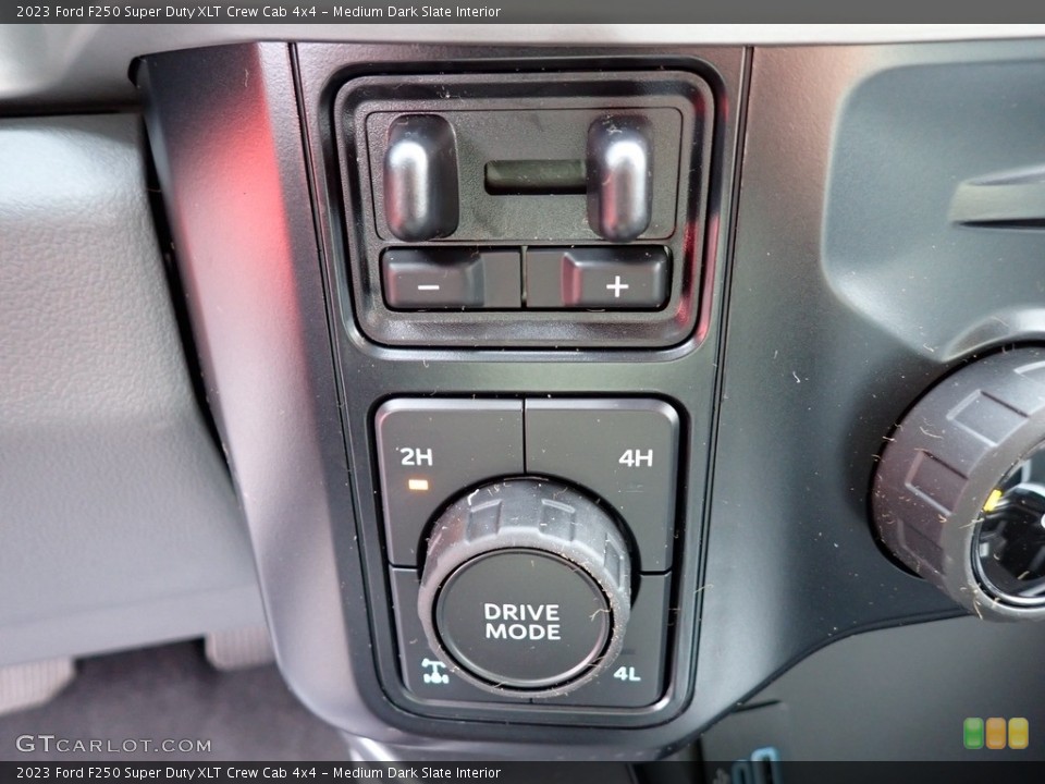 Medium Dark Slate Interior Controls for the 2023 Ford F250 Super Duty XLT Crew Cab 4x4 #146695040