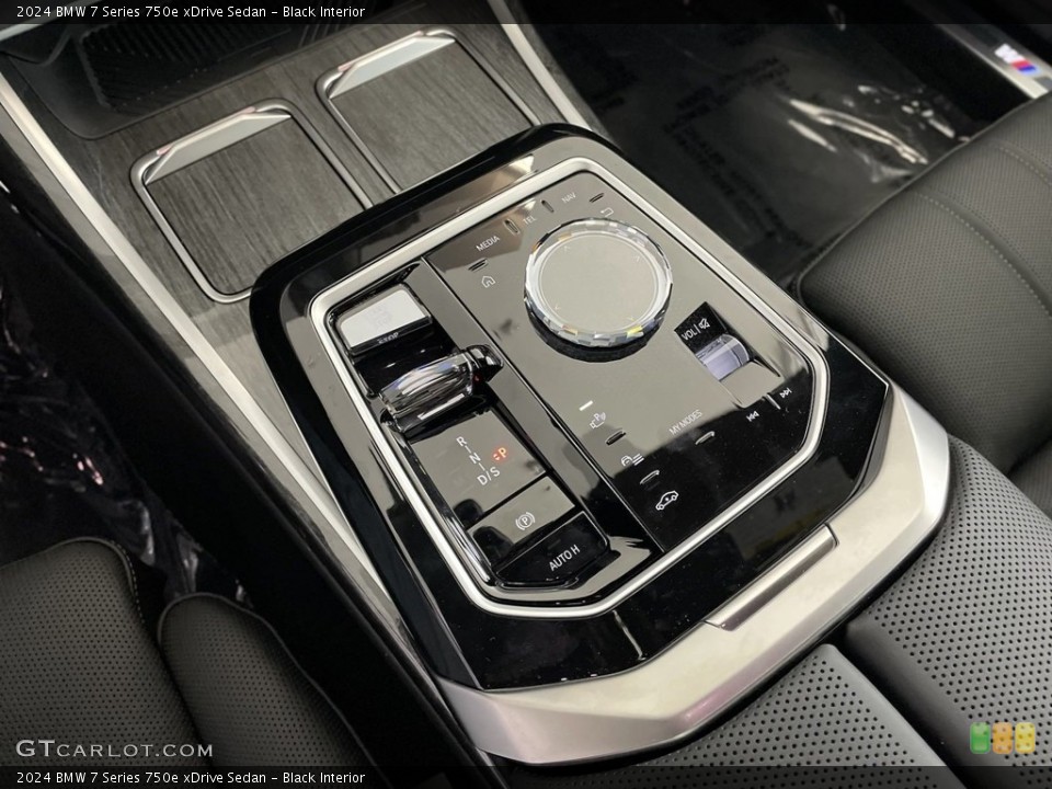 Black Interior Transmission for the 2024 BMW 7 Series 750e xDrive Sedan #146697726