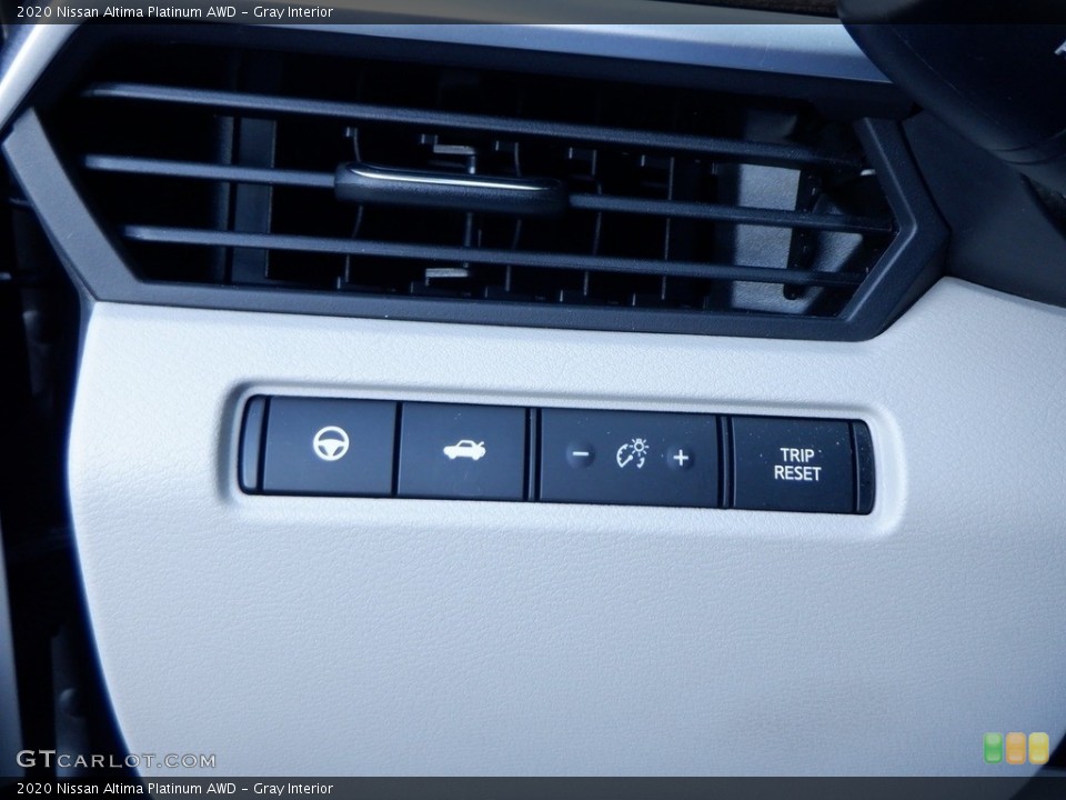 Gray Interior Controls for the 2020 Nissan Altima Platinum AWD #146709705