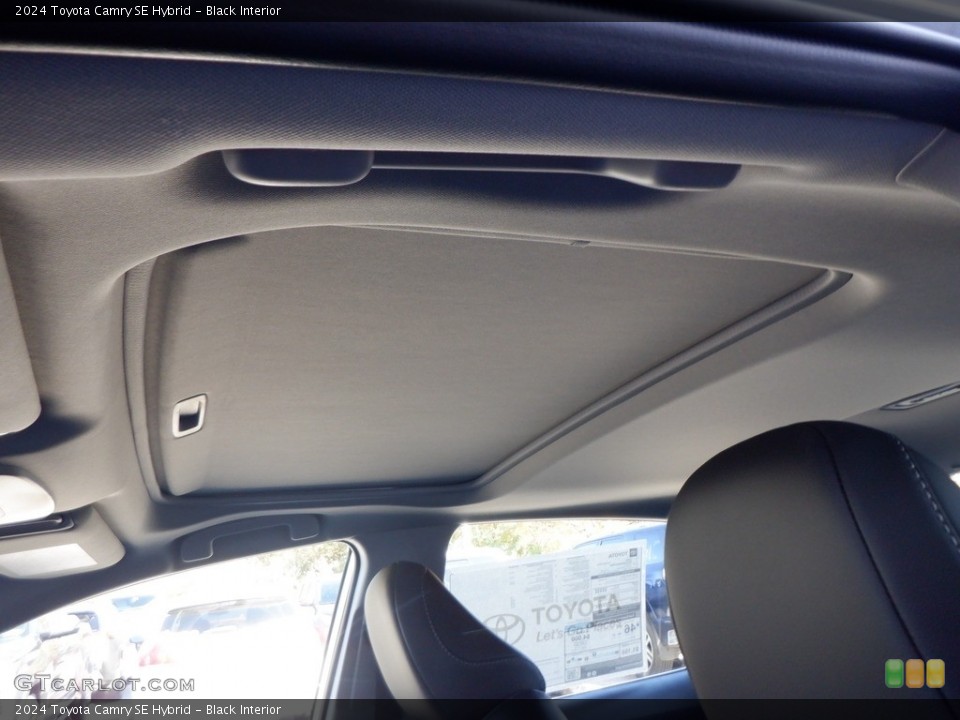 Black Interior Sunroof for the 2024 Toyota Camry SE Hybrid #146713258