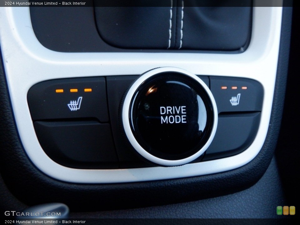 Black Interior Controls for the 2024 Hyundai Venue Limited #146716765