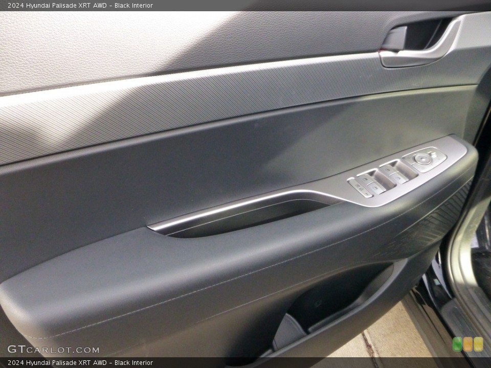 Black Interior Door Panel for the 2024 Hyundai Palisade XRT AWD #146722623