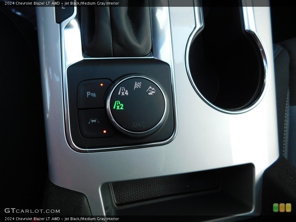 Jet Black/Medium Gray Interior Controls for the 2024 Chevrolet Blazer LT AWD #146723121