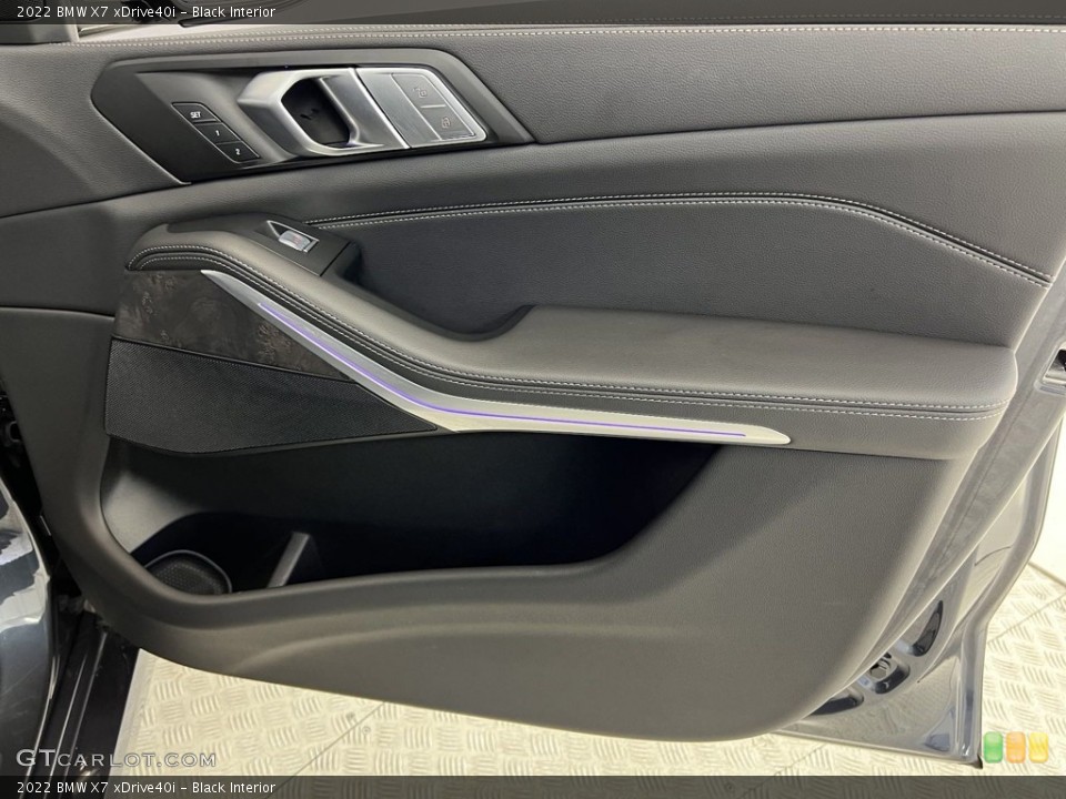 Black Interior Door Panel for the 2022 BMW X7 xDrive40i #146725514