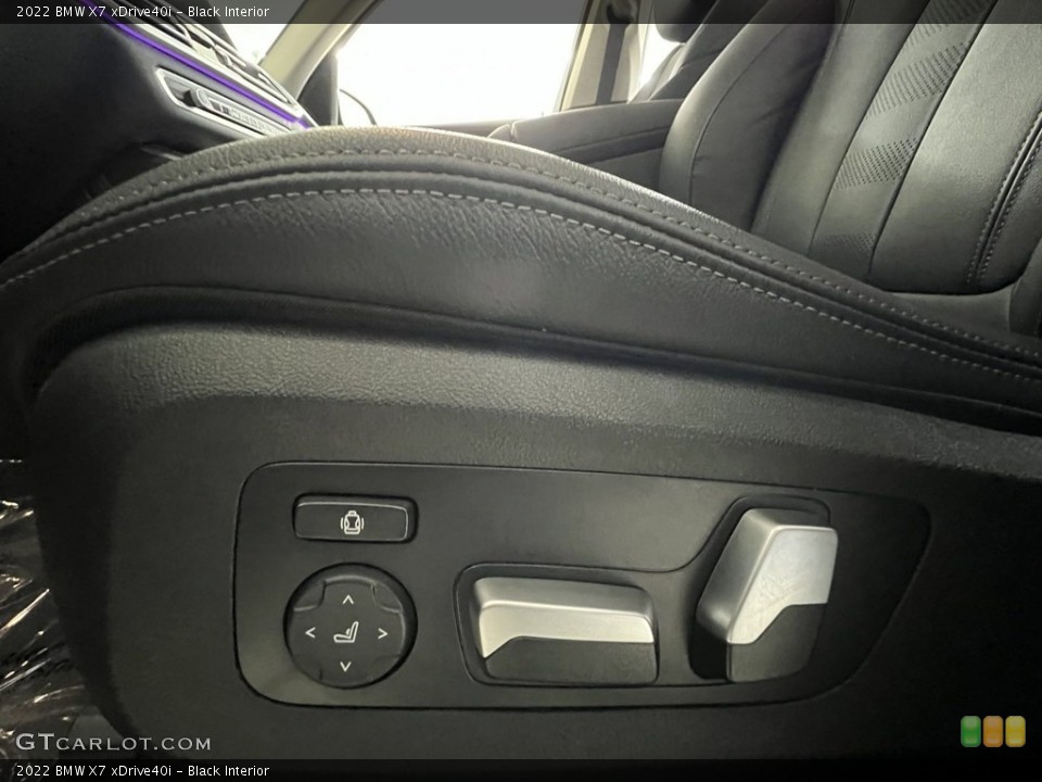 Black Interior Front Seat for the 2022 BMW X7 xDrive40i #146725850