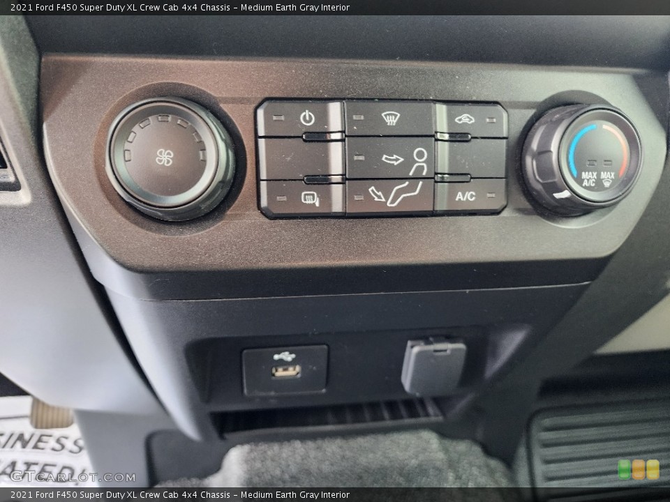 Medium Earth Gray Interior Controls for the 2021 Ford F450 Super Duty XL Crew Cab 4x4 Chassis #146727104