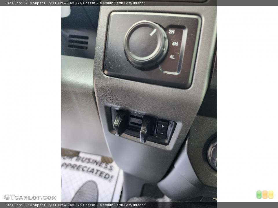 Medium Earth Gray Interior Controls for the 2021 Ford F450 Super Duty XL Crew Cab 4x4 Chassis #146727131