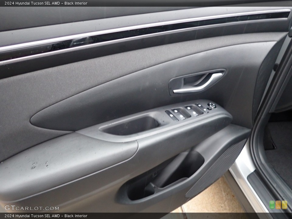 Black Interior Door Panel for the 2024 Hyundai Tucson SEL AWD #146733800