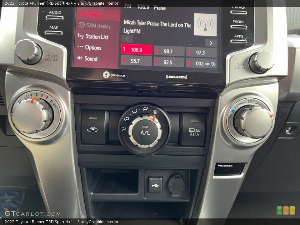 Black/Graphite Interior Controls for the 2022 Toyota 4Runner TRD Sport 4x4 #146739970