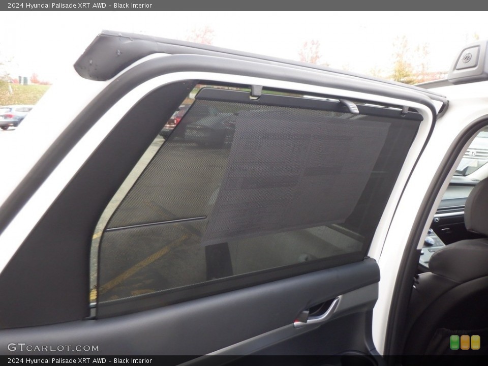 Black Interior Door Panel for the 2024 Hyundai Palisade XRT AWD #146740468