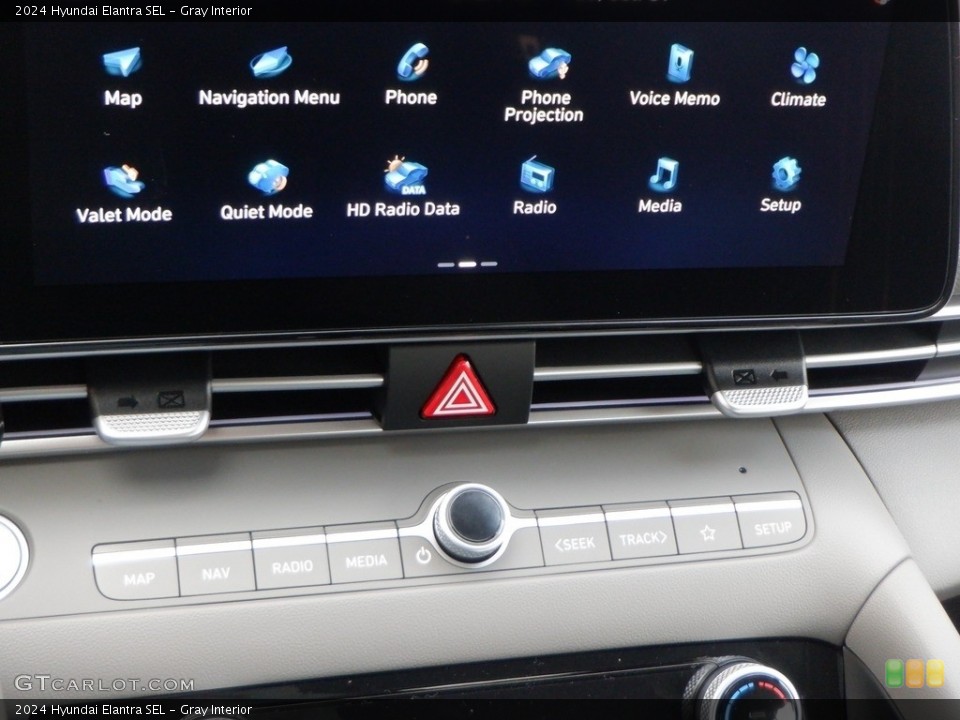 Gray Interior Controls for the 2024 Hyundai Elantra SEL #146740798