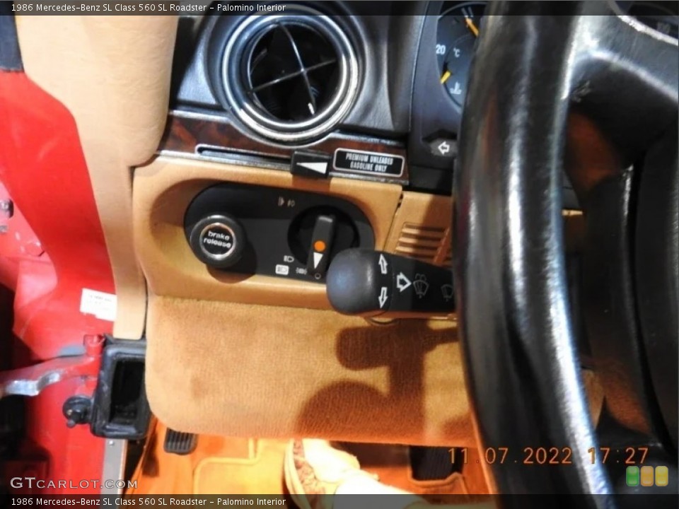 Palomino Interior Controls for the 1986 Mercedes-Benz SL Class 560 SL Roadster #146752563