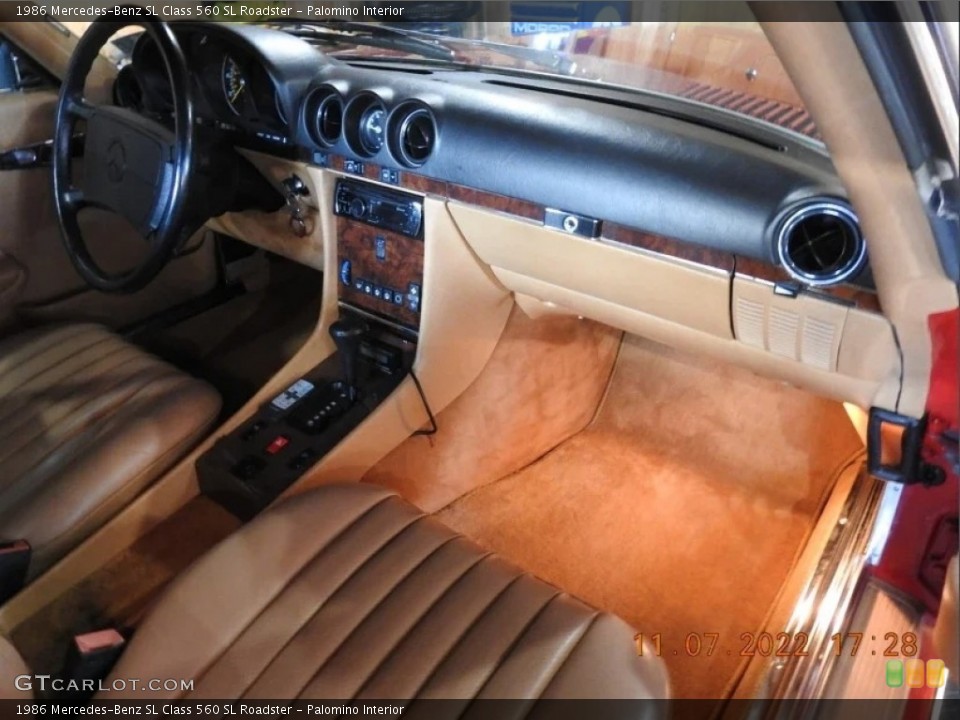 Palomino Interior Dashboard for the 1986 Mercedes-Benz SL Class 560 SL Roadster #146752723