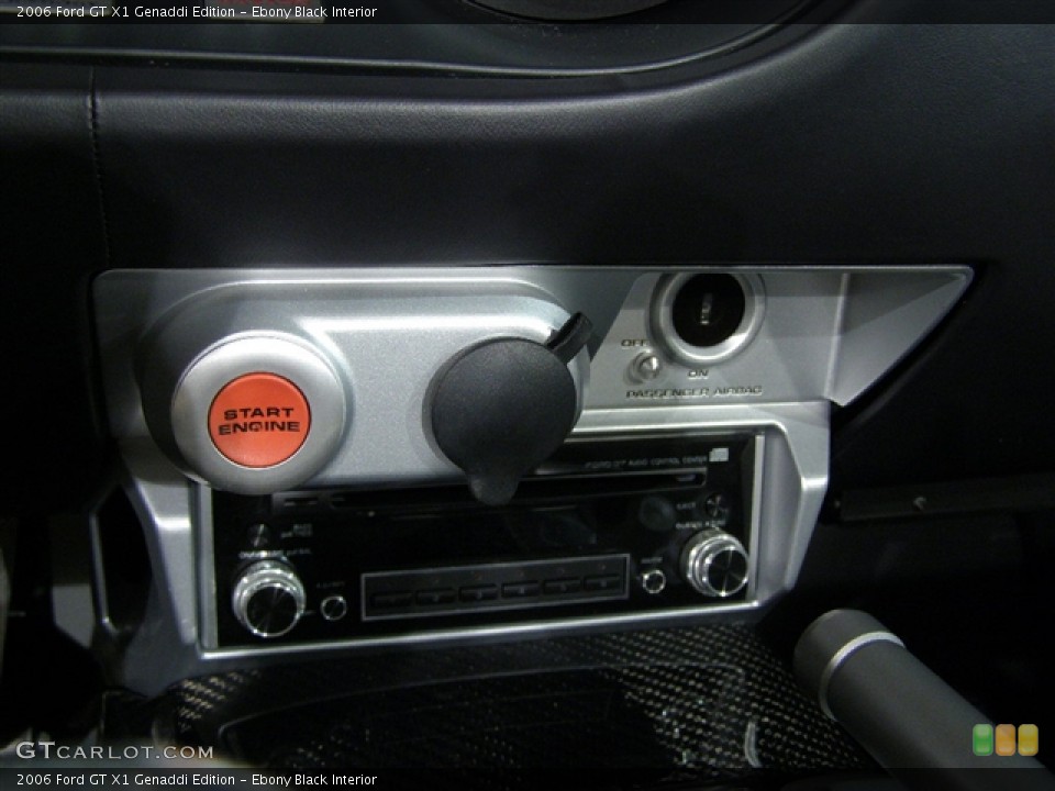 Ebony Black Interior Controls for the 2006 Ford GT X1 Genaddi Edition #147461
