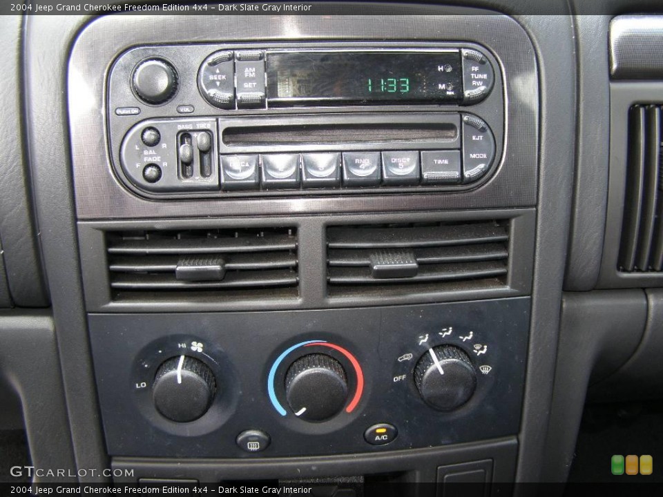 Dark Slate Gray Interior Controls for the 2004 Jeep Grand Cherokee Freedom Edition 4x4 #14904528