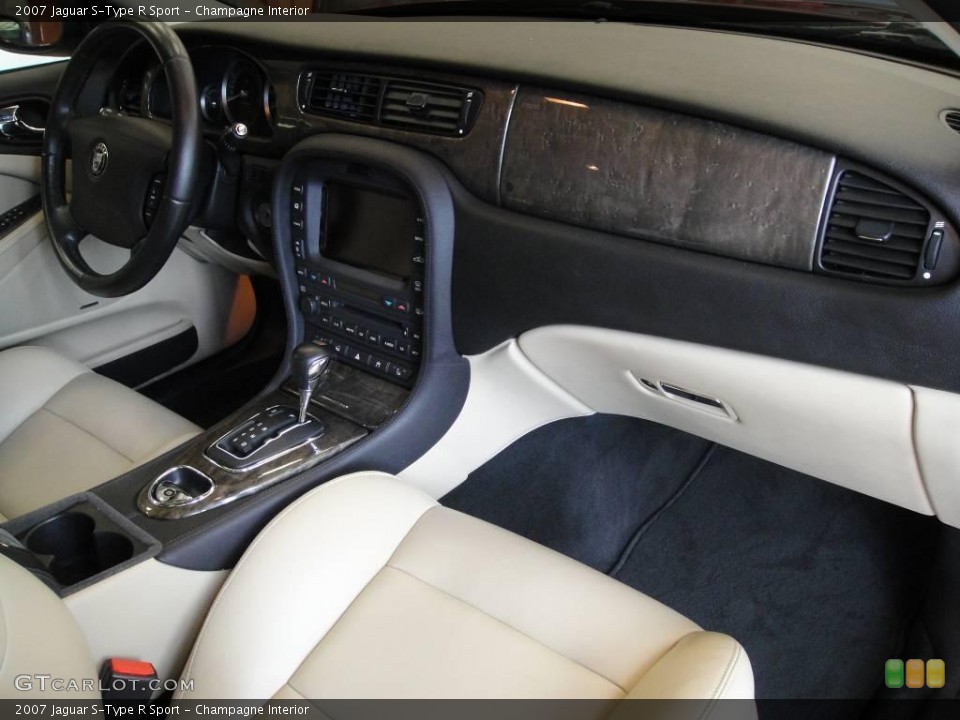 Champagne 2007 Jaguar S-Type Interiors
