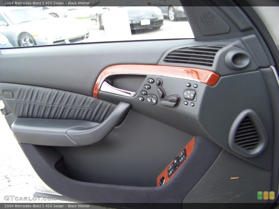 Black Interior Door Panel for the 2004 Mercedes-Benz S 430 Sedan #155156