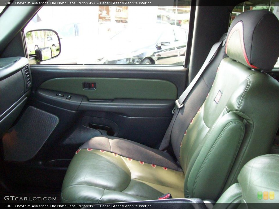 Cedar Green/Graphite Interior Photo for the 2002 Chevrolet Avalanche The North Face Edition 4x4 #15645913