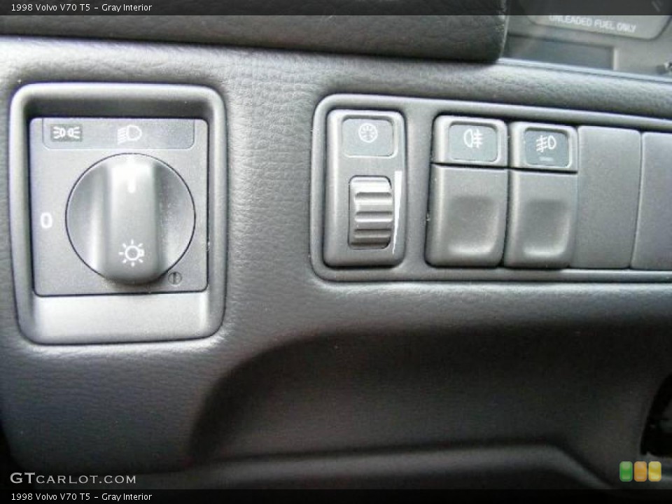 Gray Interior Controls for the 1998 Volvo V70 T5 #16038831