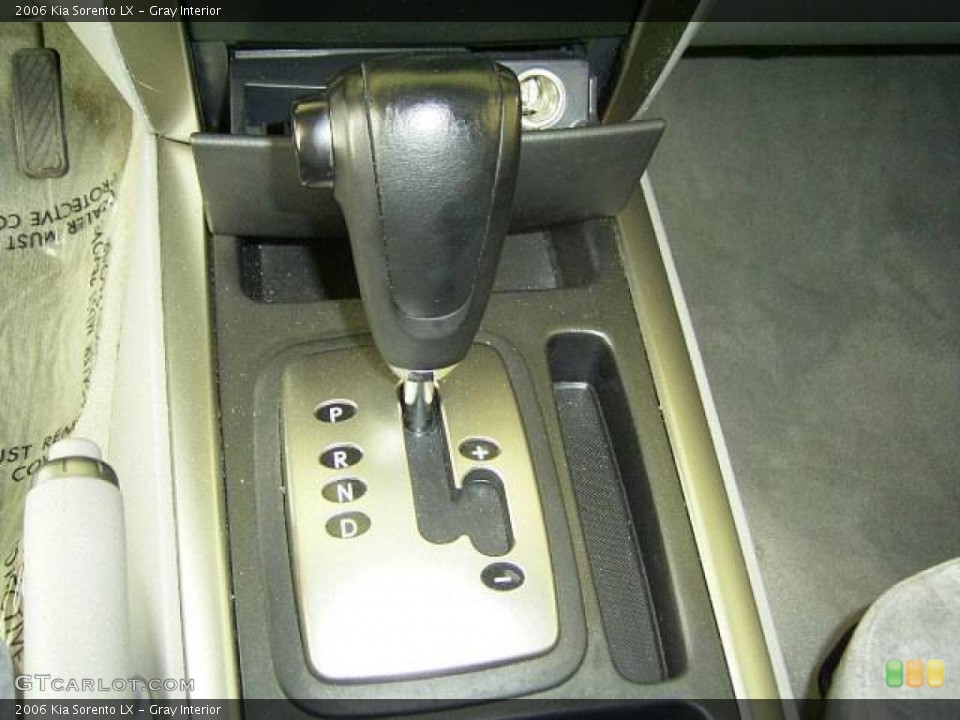 Gray Interior Transmission for the 2006 Kia Sorento LX #16972202