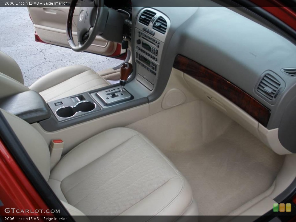 Beige Interior Photo for the 2006 Lincoln LS V8 #17870855