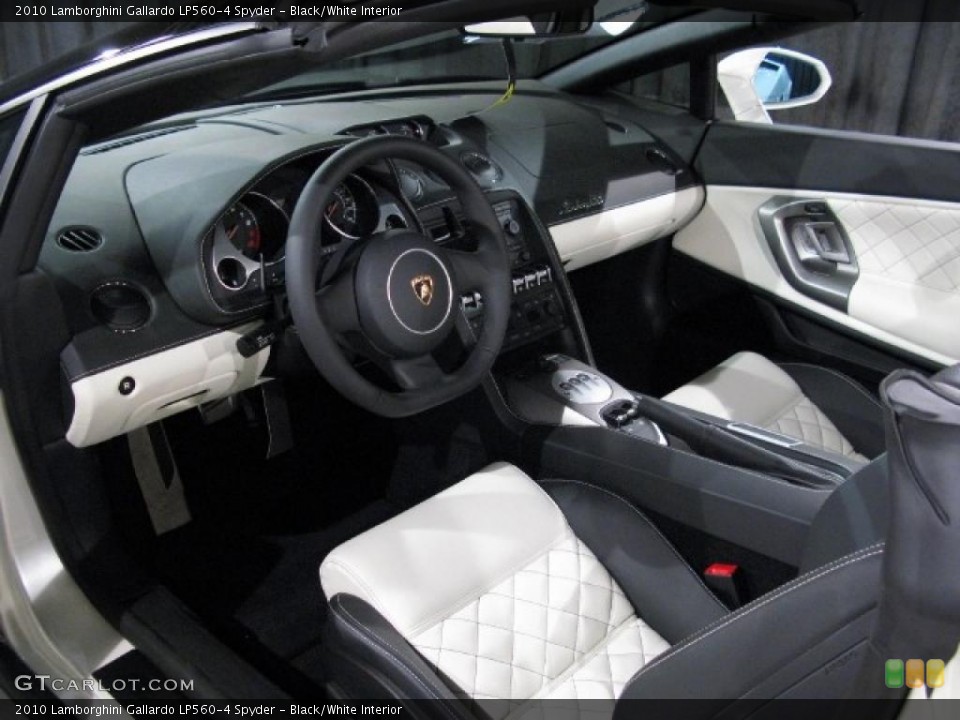 Black/White Interior Dashboard for the 2010 Lamborghini Gallardo LP560-4 Spyder #17993000