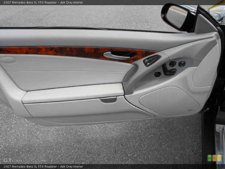Ash Grey Interior Door Panel for the 2007 Mercedes-Benz SL 550 Roadster #18550785