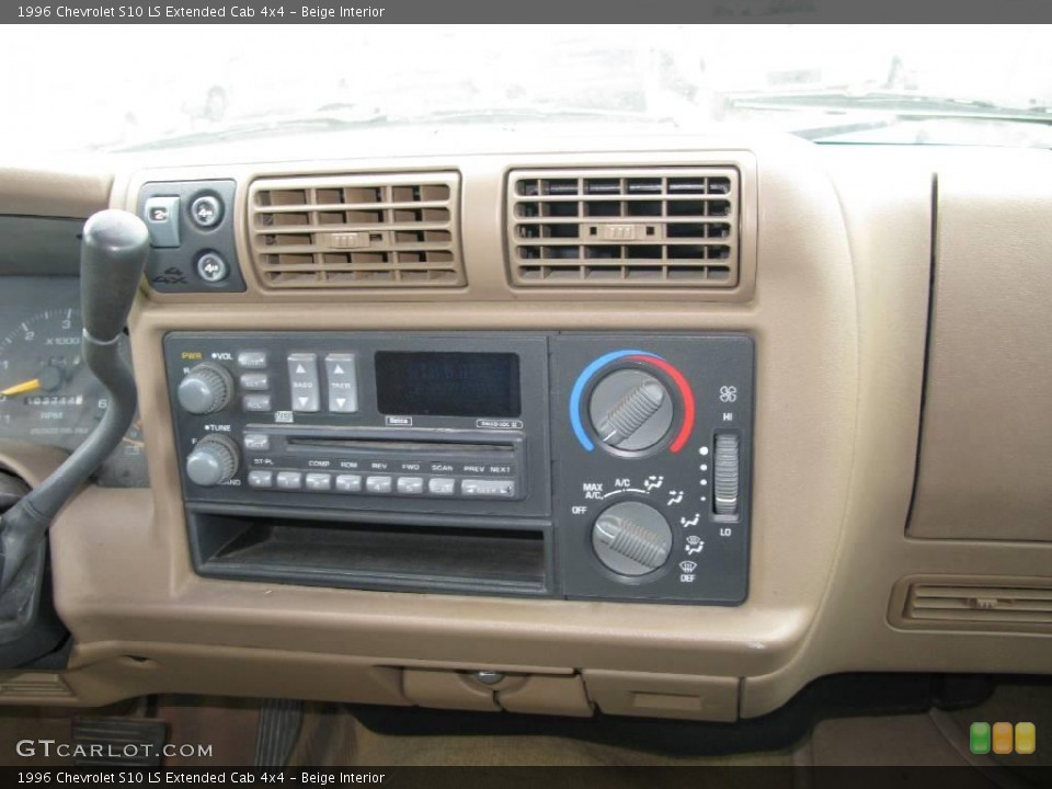 Beige Interior Controls for the 1996 Chevrolet S10 LS Extended Cab 4x4 #19117986