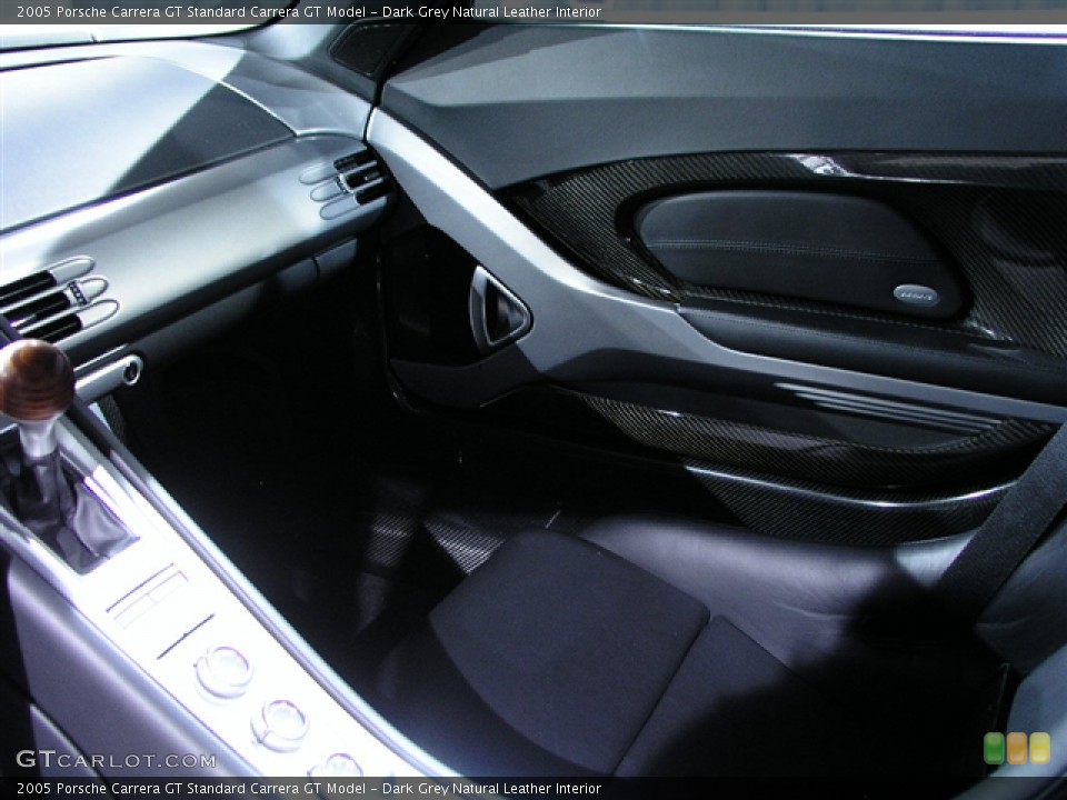 Dark Grey Natural Leather Interior Photo for the 2005 Porsche Carrera GT  #191242