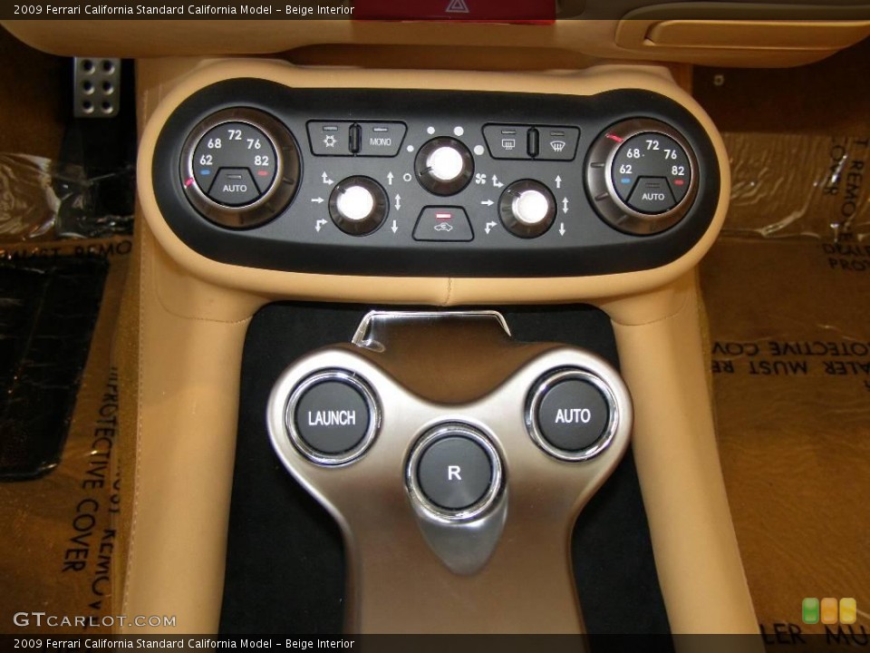 Beige Interior Controls for the 2009 Ferrari California  #19374297