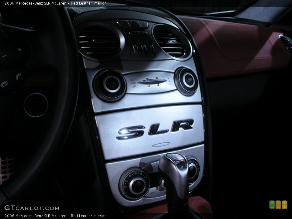 Red Leather Interior Controls for the 2006 Mercedes-Benz SLR McLaren #199572