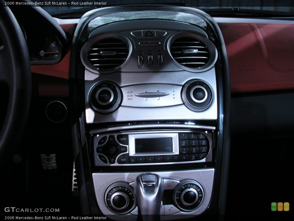 Red Leather Interior Controls for the 2006 Mercedes-Benz SLR McLaren #199579
