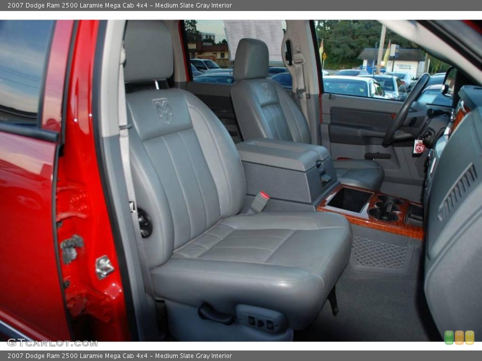 Medium Slate Gray Interior Photo for the 2007 Dodge Ram 2500 Laramie Mega Cab 4x4 #20331331