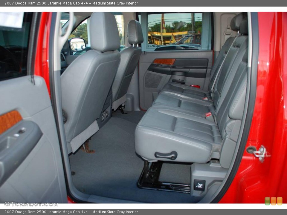 Medium Slate Gray Interior Photo for the 2007 Dodge Ram 2500 Laramie Mega Cab 4x4 #20331367