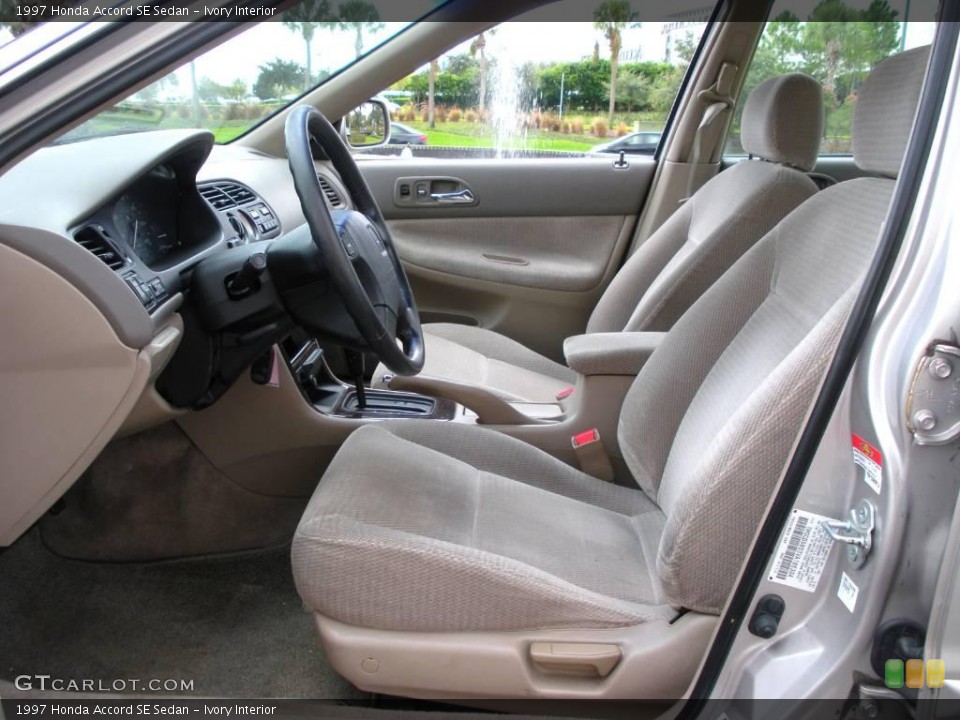 Ivory Interior Photo for the 1997 Honda Accord SE Sedan #20625394