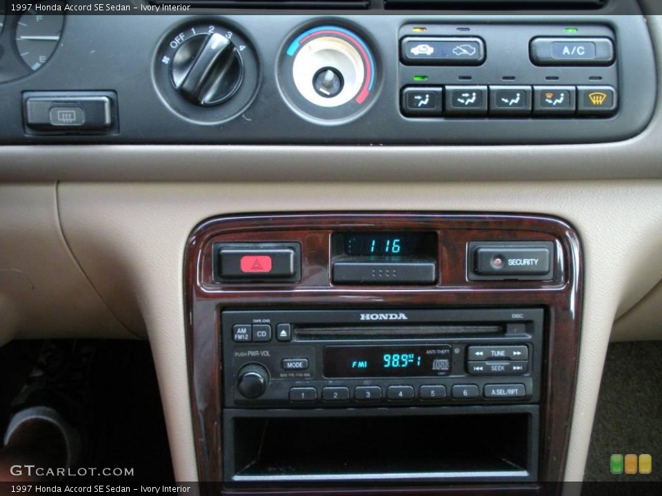 Ivory Interior Controls for the 1997 Honda Accord SE Sedan #20625642