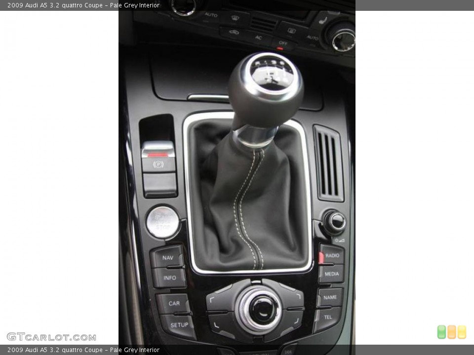 Pale Grey Interior Transmission for the 2009 Audi A5 3.2 quattro Coupe #20685633