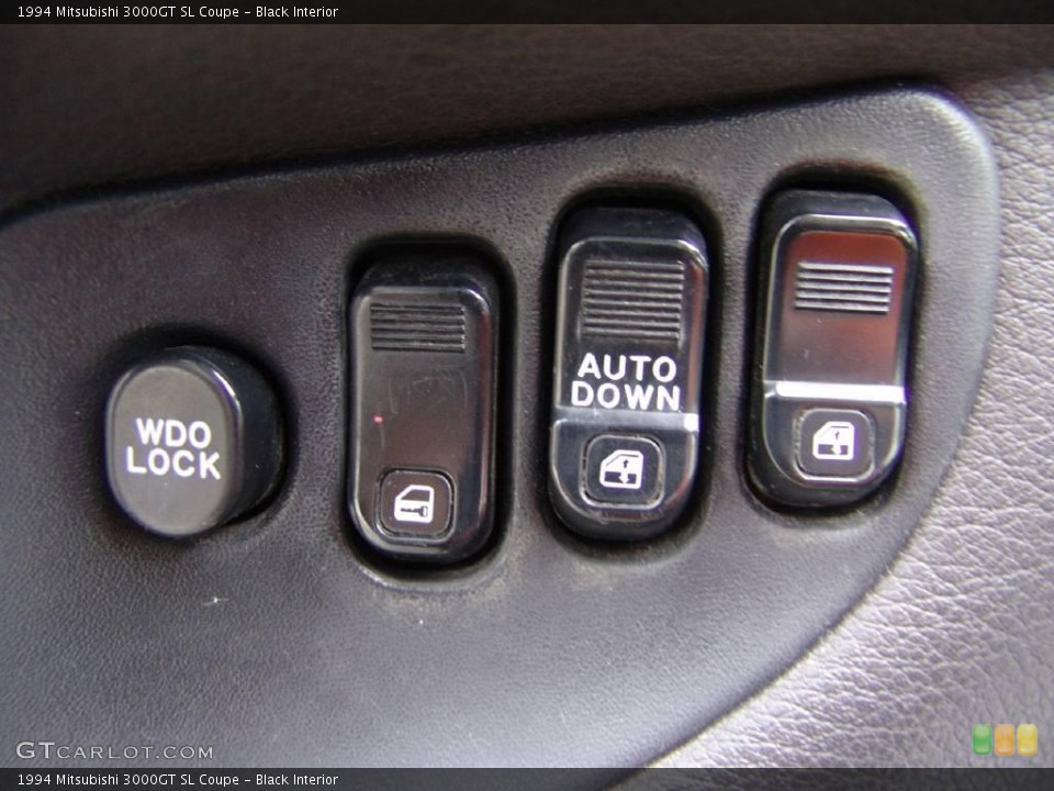 Black Interior Controls for the 1994 Mitsubishi 3000GT SL Coupe #20816043