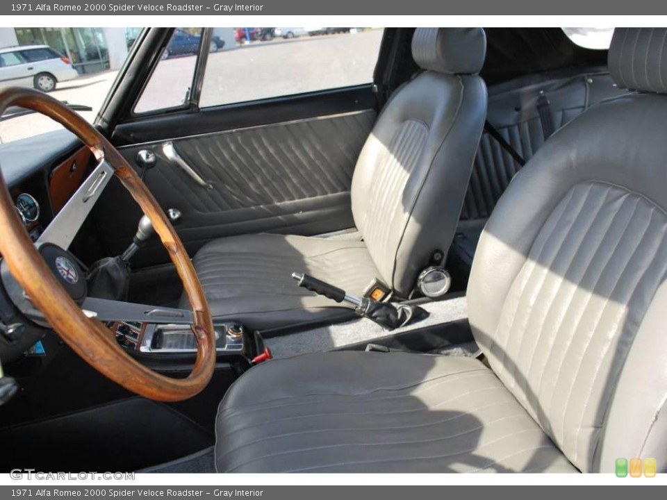 Gray 1971 Alfa Romeo 2000 Spider Veloce Interiors